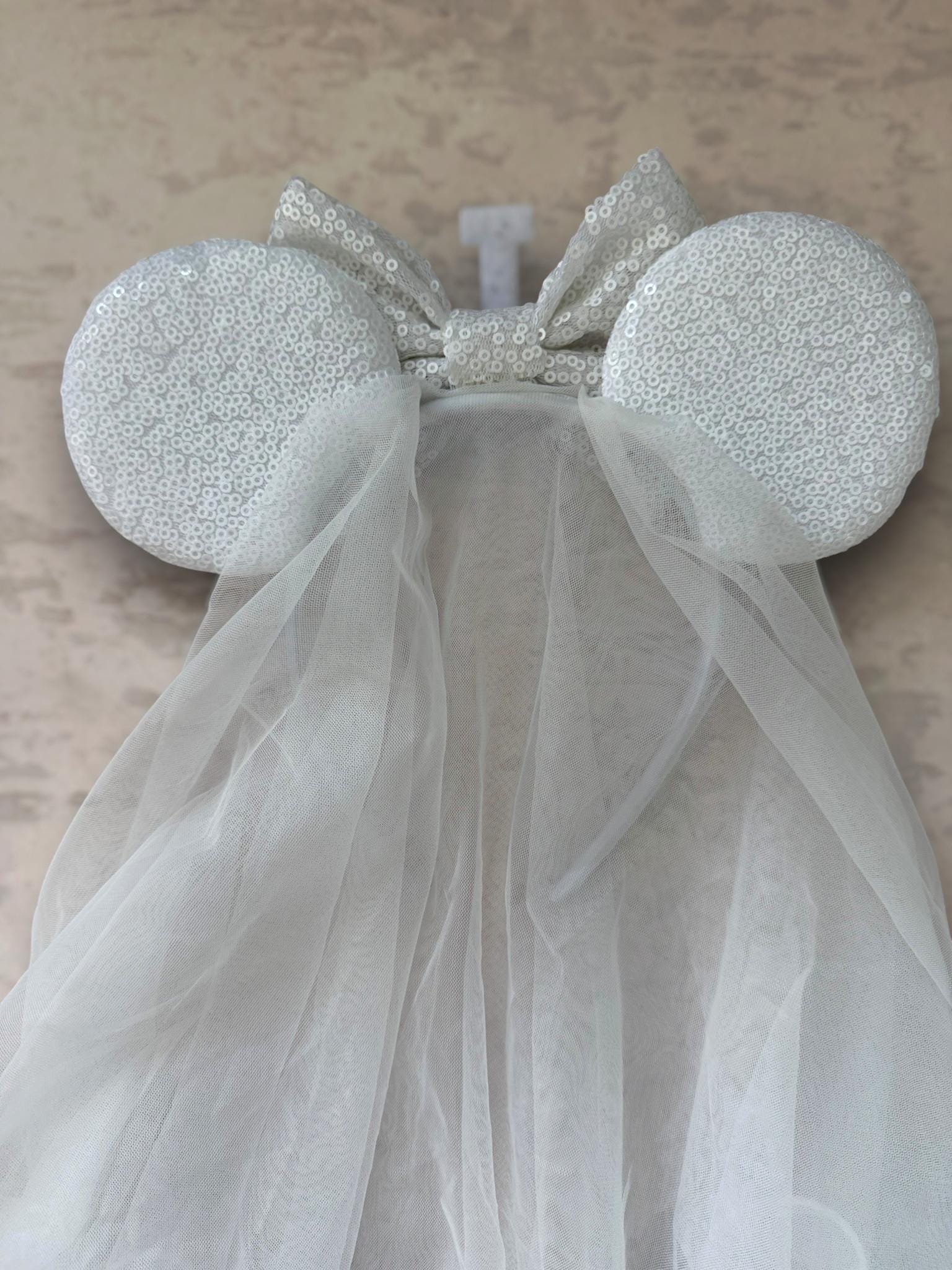 Bride Minnie Inspired Ears Veil Headband – Pearl Bridal Mouse Ears for Hen Party, Wedding, Honeymoon & Bride Outfit